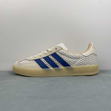 Cargar imagen en el visor de la galería, Adidas Gazelle Indoor Off White Focus Blue Warm Vanilla JH5419