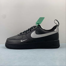 Cargar imagen en el visor de la galería, Air Force 1 07 Low LV8 Black Metallic Silver DX8967-001