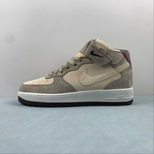 Cargar imagen en el visor de la galería, Air Force 1 07 Mid Suede Gray Yellow CG9908-102