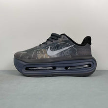 Cargar imagen en el visor de la galería, Nike Vomero Premium Black Grey FN8453-034