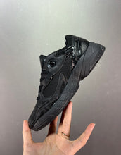 Cargar imagen en el visor de la galería, Adidas Astir Black GZ4341