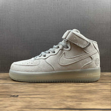 Cargar imagen en el visor de la galería, Air Force 1 07 Mid x Reigning Champ Gray GB1119-198