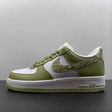 Cargar imagen en el visor de la galería, Air Force 1 07 Low Paisley Avocado Green White XM6386-556