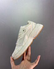Cargar imagen en el visor de la galería, Adidas Astir Beige GV9200