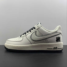 Cargar imagen en el visor de la galería, Undefeated x Air Force 1 Low Beige Black 3M HL5263 896