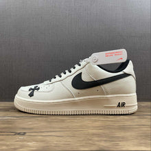 Cargar imagen en el visor de la galería, Chrome Hearts x Air Force 1 07 Low Rice White Black DM0119-422