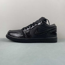 Cargar imagen en el visor de la galería, Air Jordan 1 Low Black Croc White Metallic Silver HJ7743-010