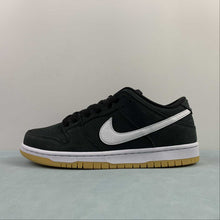 Cargar imagen en el visor de la galería, SB Dunk Low Black White Gum Light Brown CD2563-006