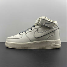 Cargar imagen en el visor de la galería, Air Force 1 07 Mid Beige Dark White Gray BY6899-691