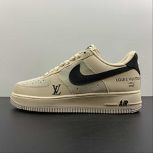 Cargar imagen en el visor de la galería, LV x Air Force 1 07 Low Black White Gray BS6055-202
