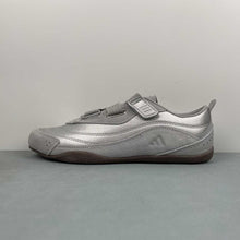Cargar imagen en el visor de la galería, Adidas Urban Reverie Silver Metallic Clear Onix Gum5 JQ9392