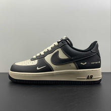 Cargar imagen en el visor de la galería, Carhatt x Air Force 1 07 Low Black White BS6055-201