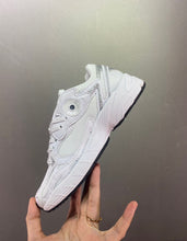Cargar imagen en el visor de la galería, Adidas Astir White Silver Metallic GY5565