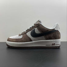 Cargar imagen en el visor de la galería, Akira x Air Force 1 07 Low Mocha Black Gray DC3366-323