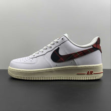 Cargar imagen en el visor de la galería, Air Force 1 07 LV8 Plaid Tartan White University Red DV0789-100