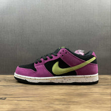Cargar imagen en el visor de la galería, SB Dunk Low Pro ACG Terra Red Plum Black Taxi Citron BQ6817-501
