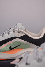 Cargar imagen en el visor de la galería, Nike Reactx Pegasus Trail 5 AGC Black Gray Orange HV8121-212