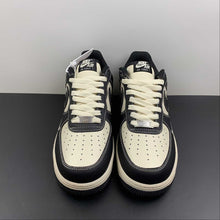 Cargar imagen en el visor de la galería, Carhatt x Air Force 1 07 Low Black White BS6055-201