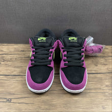 Cargar imagen en el visor de la galería, SB Dunk Low Pro ACG Terra Red Plum Black Taxi Citron BQ6817-501