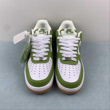 Cargar imagen en el visor de la galería, Air Force 1 07 Low Green White Gum PF9055-777