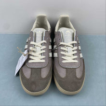 Cargar imagen en el visor de la galería, Offspring x Adidas Samba Consortium Cup Pantone Off White Clay IG1954