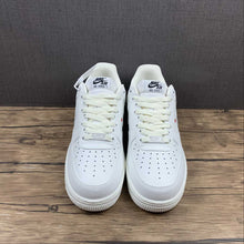 Cargar imagen en el visor de la galería, Air Force 1 Low Valentine's Day White Black LZ5988-505
