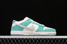 Cargar imagen en el visor de la galería, Kasina x SB Dunk Low Road Sign Neptune Green CZ6501-101