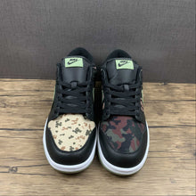 Cargar imagen en el visor de la galería, SB Dunk Low Crazy Camo Black Multi Olive DH0957-001