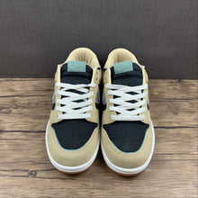 Cargar imagen en el visor de la galería, SB Dunk Low Rooted in Peace Black Tan Jade DJ4671-294