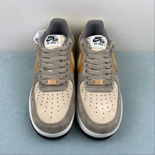 Cargar imagen en el visor de la galería, Air Force 1 07 Low Yellow Brown Gray LF8989-555