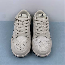 Cargar imagen en el visor de la galería, SB Dunk Low LV Gray Black XQ5180-315