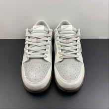 Cargar imagen en el visor de la galería, SB Dunk Low Ironstone Phantom Light Iron Ore FD9746-001