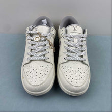 Cargar imagen en el visor de la galería, SB Dunk Low LV Off White Gray Gold XD6188-021