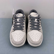 Cargar imagen en el visor de la galería, Stussy x SB Dunk Low Off White Gray Navy Blue DQ1098-339