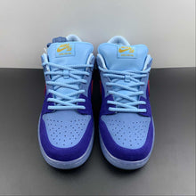 Cargar imagen en el visor de la galería, SB Dunk Low Run The Jewels Deep Royal Blue Active Pink Blue Chill DO9404-400