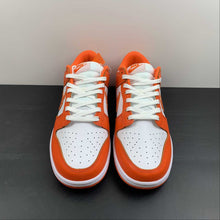 Cargar imagen en el visor de la galería, SB Dunk Low Essential Orange Paisley White DH4401-103