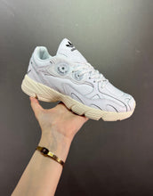 Cargar imagen en el visor de la galería, Adidas Astir White Off White GX8549