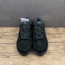 Cargar imagen en el visor de la galería, Undefeated x SB Dunk Low SP 5 On It Black DO9329-001