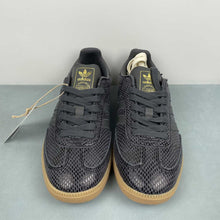 Cargar imagen en el visor de la galería, Adidas Samba OG Black Snakeskin JQ3532