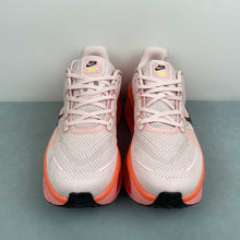 Cargar imagen en el visor de la galería, Nike Vomero Premium Pink Green Red HQ2050-442
