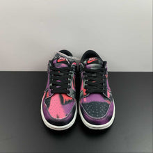 Cargar imagen en el visor de la galería, SB Dunk Low Graffiti Pink Purple Black DM0108-002