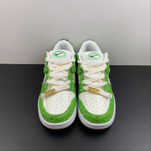Cargar imagen en el visor de la galería, SB Dunk Low Disrupt 2 White Green Red Black DV1491-101