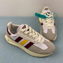 Cargar imagen en el visor de la galería, Adidas Retropy E5 White Shadow Red Aluminium IF4970