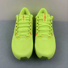 Cargar imagen en el visor de la galería, Air Zoom Pegasus 40 Grinch Barely Volt Bright Crimson DV3854-700