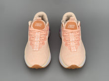 Cargar imagen en el visor de la galería, Nike Motiva Guava Ice Summit White Fuchsia Dream DV1238-800