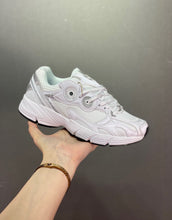 Cargar imagen en el visor de la galería, Adidas Astir White Silver Metallic GY5565
