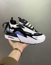 Cargar imagen en el visor de la galería, Air Max Furyosa Black Summit White Black DH0531-002