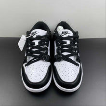 Cargar imagen en el visor de la galería, SB Dunk Low Disrupt 2 Panda Black Pure Platinum White DV4024-002