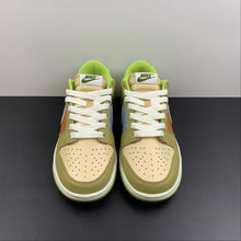 Cargar imagen en el visor de la galería, SB Dunk Low Barley Yellow White Bright Green Sail DV9108-711