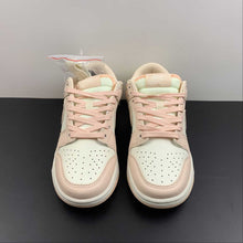 Cargar imagen en el visor de la galería, SB Dunk Low Sail Orange Pearl White DD1503-102